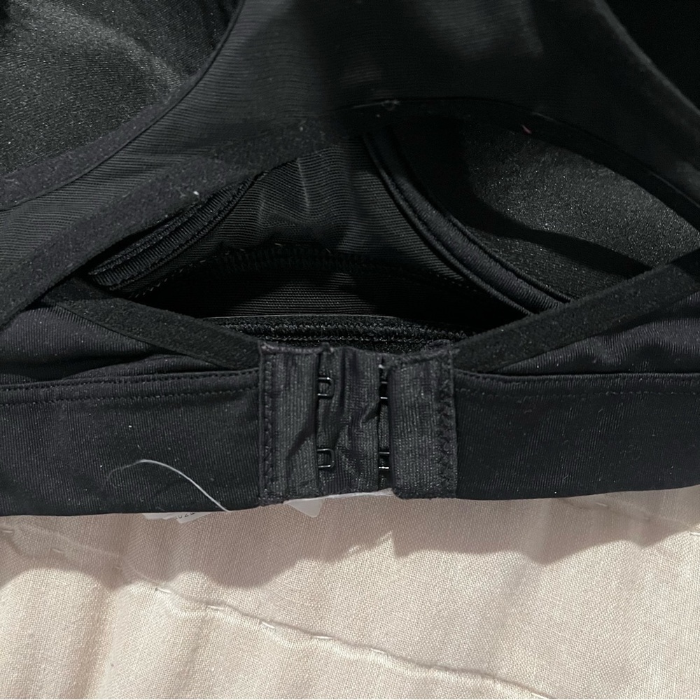 Old Navy Maternity High Support Nursing Sports Bra Black Jack Size 38 DD - Picture 10 of 12